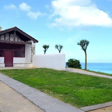 Maison Familiale Holiday home *